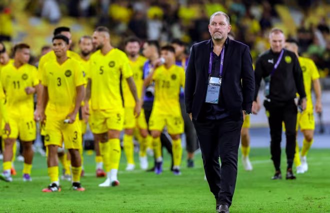 Thầy trò HLV Peter Cklamovski đang chịu nhiều áp lực từ bê bối nhập tịch