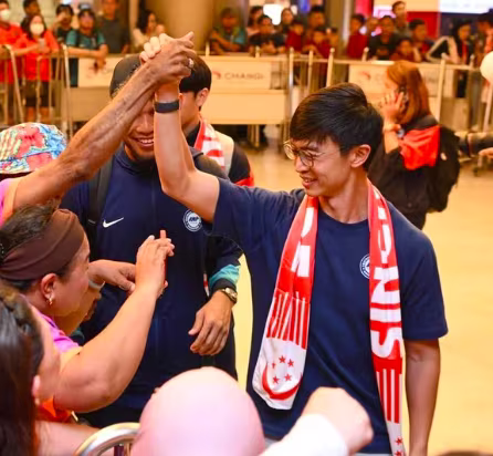 HLV tạm quyền Gavin Lee đang là &quot;công thần&quot; ở tuyển Singapore