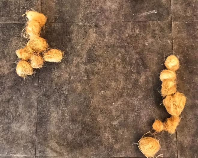 Một phần tác phẩm &quot;Tơ giáp hạt&quot; của nghệ sĩ Phan Thảo Nguyên