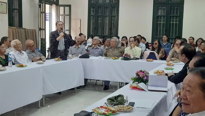 Buổi tọa đàm do Hội Sân khấu Hà Nội tổ chức vừa diễn ra sáng ngày 16-4 tại Hà Nội Buổi tọa đàm do Hội Sân khấu Hà Nội tổ chức vừa diễn ra sáng ngày 16-4 tại Hà Nội