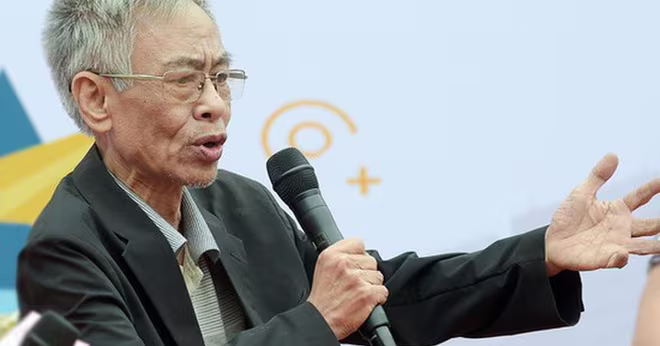 Nhà thơ Hoàng Nhuận Cầm Nhà thơ Hoàng Nhuận Cầm