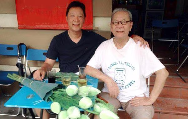 Nhạc trưởng Lê Phi Phi và cha-cố nhạc sĩ Hoàng Vân Nhạc trưởng Lê Phi Phi và cha-cố nhạc sĩ Hoàng Vân