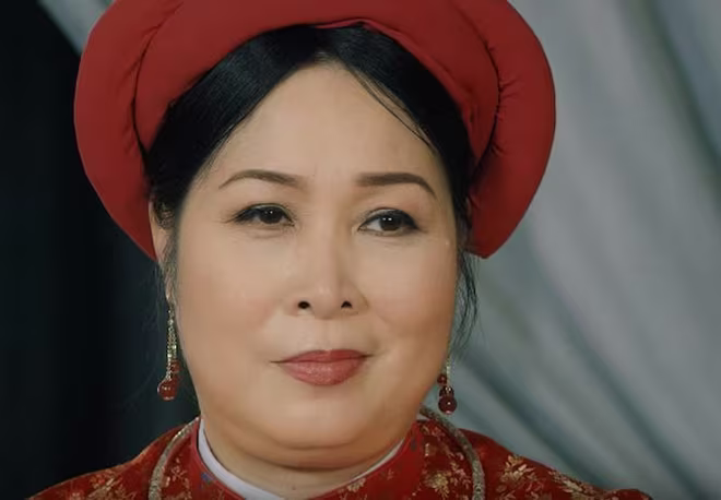 NSND Hồng Vân NSND Hồng Vân