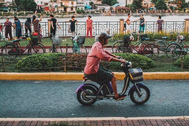 Bức ảnh "Living in the real world #12, 2020" của Hà Trung Hiếu Bức ảnh "Living in the real world #12, 2020" của Hà Trung Hiếu
