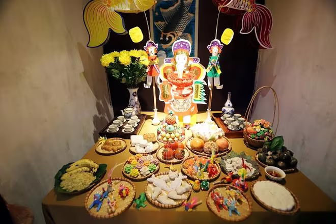 Mâm cỗ Trung thu trưng bày tại Trung tâm Bao tồn di sản Thăng Long - Hà Nội năm 2019. Mâm cỗ Trung thu trưng bày tại Trung tâm Bao tồn di sản Thăng Long - Hà Nội năm 2019.