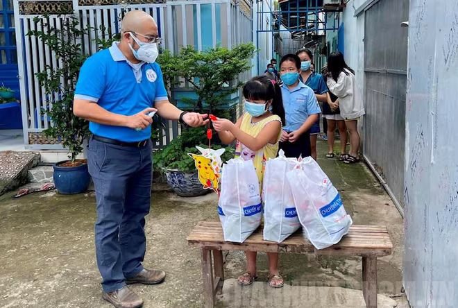 Những phần quà Trung thu được gửi đến các em thiếu nhi tại các khu nhà trọ Thành phố Thủ Đức Những phần quà Trung thu được gửi đến các em thiếu nhi tại các khu nhà trọ Thành phố Thủ Đức