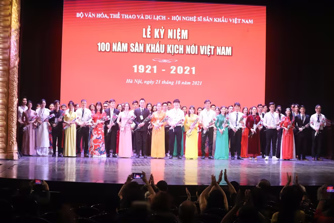 Lễ kỷ niệm vừa diễn ra vào sáng ngày 21/10 tại Hà Nội Lễ kỷ niệm vừa diễn ra vào sáng ngày 21/10 tại Hà Nội
