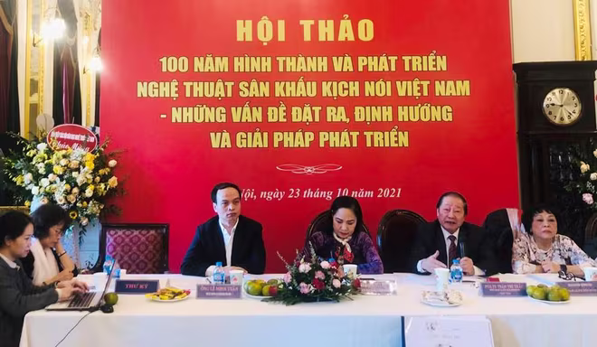 Hội thảo thu hút nhiều ý kiến tâm huyết của giới hoạt động sân khấu kịch nói. Hội thảo thu hút nhiều ý kiến tâm huyết của giới hoạt động sân khấu kịch nói.