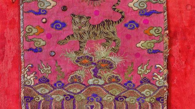 Bộ tứ thêu hình hổ, chất liệu vải, niên đại đầu thế kỷ 20