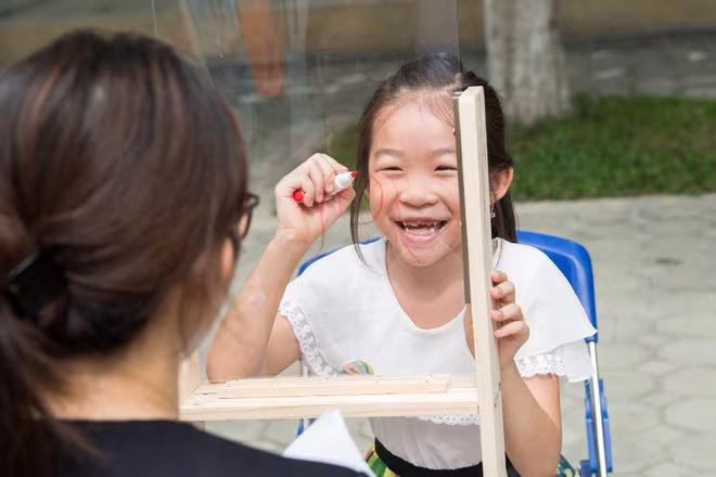 Nhiều hoạt động tương tác trong không gian trải nghiệm sáng tạo “Khoe chơi”. (Ảnh: BTC) Nhiều hoạt động tương tác trong không gian trải nghiệm sáng tạo “Khoe chơi”. (Ảnh: BTC)