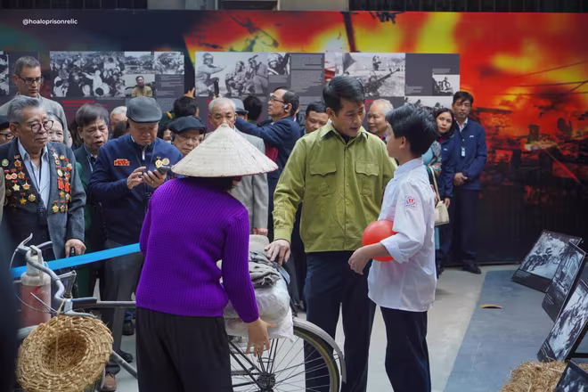 Trích đoạn sân khấu tái hiện về những ngày cuối năm 1972 Trích đoạn sân khấu tái hiện về những ngày cuối năm 1972