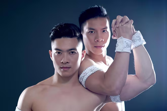Hai anh em nghệ sĩ Quốc Cơ-Quốc Nghiệp Hai anh em nghệ sĩ Quốc Cơ-Quốc Nghiệp