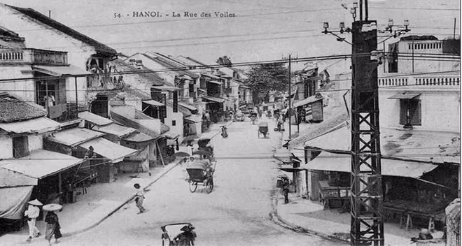 Phố Hàng Buồm xưa. Phố Hàng Buồm xưa.