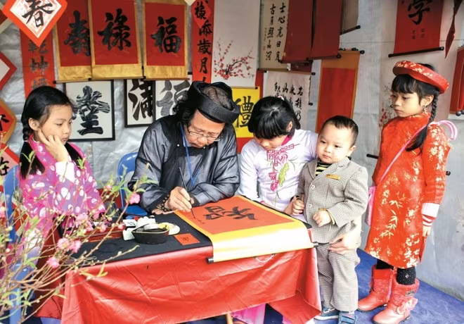 "Không gian thư pháp", một hoạt động tại Hội Xuân Giáp Thìn 2024 "Không gian thư pháp", một hoạt động tại Hội Xuân Giáp Thìn 2024