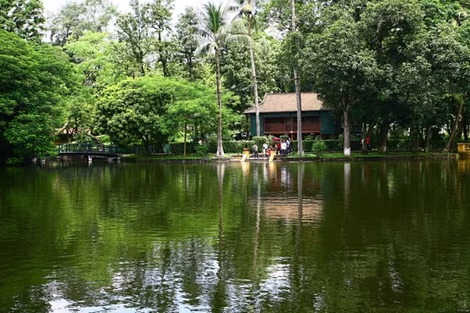 Khu di tích Chủ tịch Hồ Chí Minh tại Phủ Chủ tịch Khu di tích Chủ tịch Hồ Chí Minh tại Phủ Chủ tịch