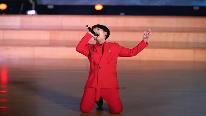 Cao Phú Quý biểu diễn tại đêm Chung kết cuộc thi