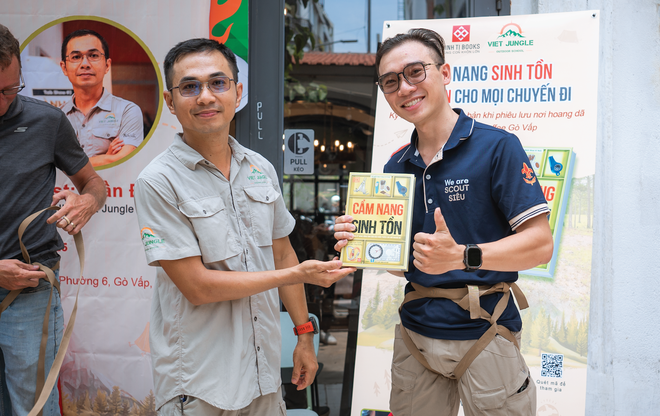 Cuốn sách &quot;Cẩm nang sinh tồn&quot; được ra mắt tại chương trình workshop