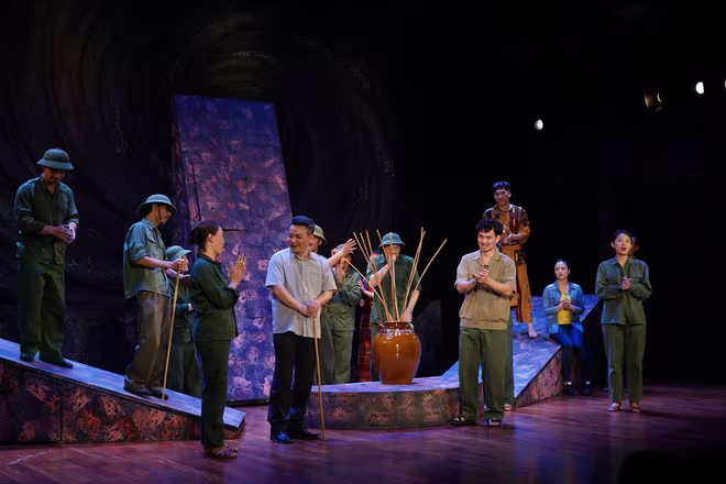 Cảnh trong vở &quot;Bão tố Trường Sơn&quot;