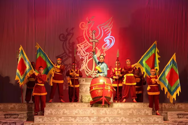 Vở diễn "Chói rạng sơn hà" - Đoàn ca kịch bài chòi Bình Định. Vở diễn "Chói rạng sơn hà" - Đoàn ca kịch bài chòi Bình Định.