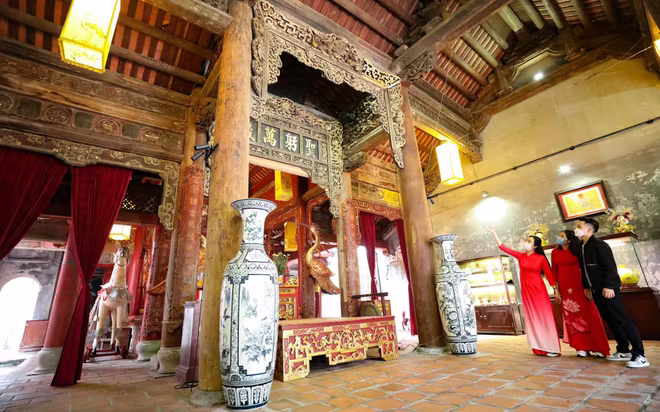 Đình Kim Ngân nằm trong khu phố cổ Hà Nội