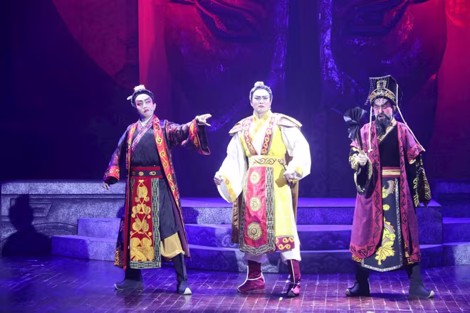 Vở tuồng “Lửa cháy Phiên Ngung” mở màn Liên hoan Tuồng và Dân ca kịch toàn quốc 2025 Vở tuồng “Lửa cháy Phiên Ngung” mở màn Liên hoan Tuồng và Dân ca kịch toàn quốc 2025