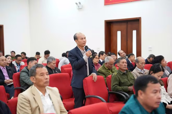 Đại biểu nhân dân tham gia góp ý tại hội nghị Đại biểu nhân dân tham gia góp ý tại hội nghị