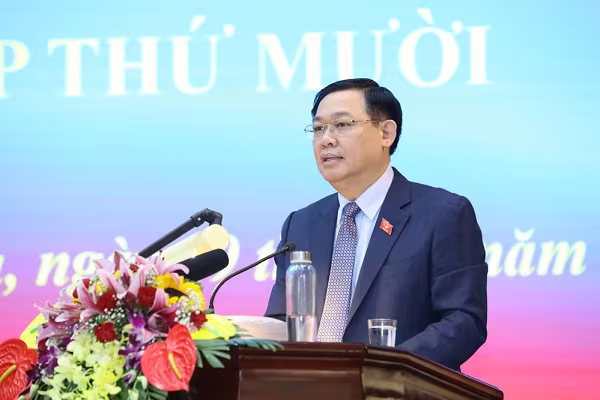 Bí thư Thành ủy Vương Đình Huệ phát biểu kết luận buổi tiếp xúc cử tri Bí thư Thành ủy Vương Đình Huệ phát biểu kết luận buổi tiếp xúc cử tri