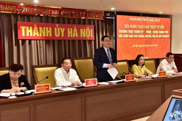 Bí thư Thành ủy Vương Đình Huệ phát biểu mở đầu hội nghị Bí thư Thành ủy Vương Đình Huệ phát biểu mở đầu hội nghị