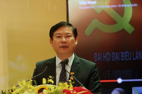 Ông Phạm Thanh Học, Phó Trưởng ban thường trực Ban Tuyên giáo Thành ủy Hà Nội, Giám đốc Trung tâm báo chí phục vụ Đại hội XVII Đảng bộ TP Hà Nội