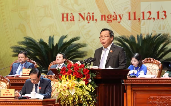Đồng chí Nguyễn Văn Phong trình bày Báo cáo tại phiên trù bị Đồng chí Nguyễn Văn Phong trình bày Báo cáo tại phiên trù bị
