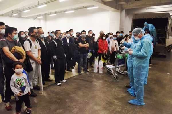 Hướng dẫn tổ chức cách ly phòng Covid-19 với người về từ châu Âu