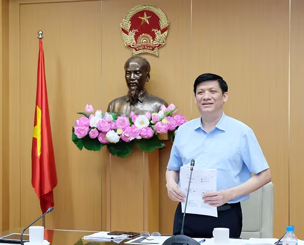 Bộ trưởng Bộ Y tế phát biểu tại một buổi làm việc về xây dựng kế hoạch đáp ứng y tế phục vụ Đại hội XIII của Đảng Bộ trưởng Bộ Y tế phát biểu tại một buổi làm việc về xây dựng kế hoạch đáp ứng y tế phục vụ Đại hội XIII của Đảng