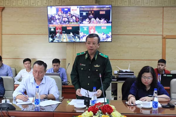Thiếu tướng Nguyễn Đức Mạnh phát biểu tại điểm cầu Bộ Y tế Thiếu tướng Nguyễn Đức Mạnh phát biểu tại điểm cầu Bộ Y tế