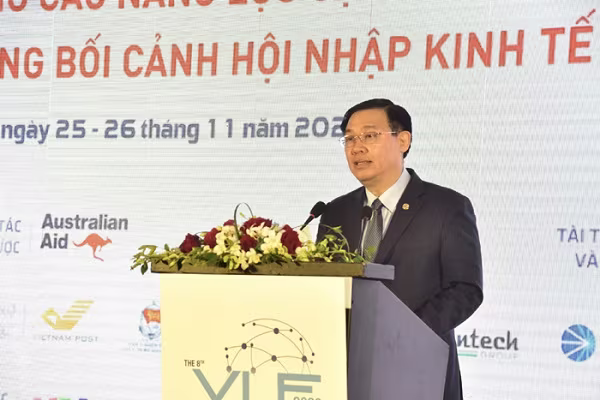 Bí thư Thành ủy Vương Đình Huệ nêu 7 đề xuất tại diễn đàn