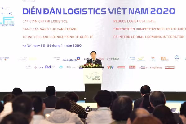 Bí thư Thành ủy Hà Nội Vương Đình Huệ phát biểu tại diễn đàn