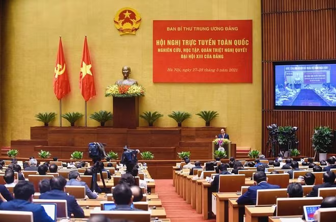 Thủ tướng Nguyễn Xuân Phúc phát biểu tại hội nghị sáng 28-3