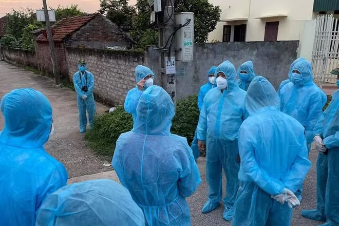 Bộ trưởng Bộ Y tế Nguyễn Thanh Long đi kiểm tra công tác chống dịch Covid-19 ở Lý Nhân - Hà Nam