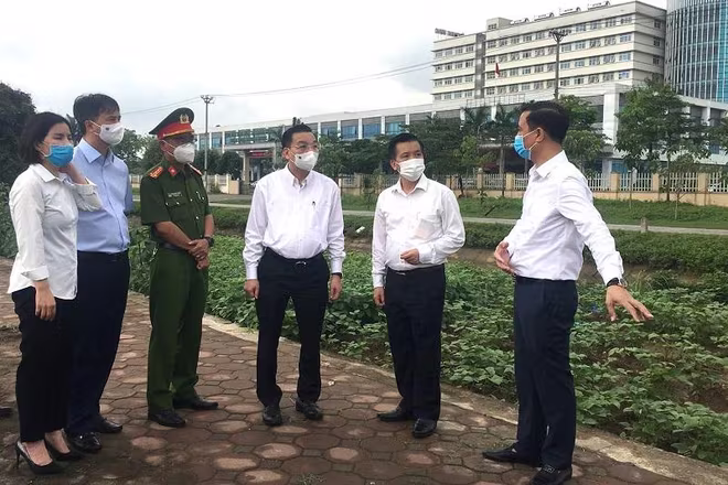Chủ tịch UBND TP Hà Nội Chu Ngọc Anh kiểm tra tại BV Bệnh Nhiệt đới Trung ương Chủ tịch UBND TP Hà Nội Chu Ngọc Anh kiểm tra tại BV Bệnh Nhiệt đới Trung ương