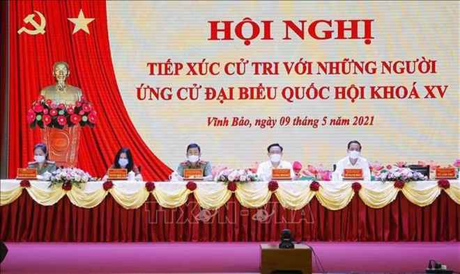 Chủ tịch Quốc hội Vương Đình Huệ cùng các ứng viên ĐBQH tiếp xúc cử tri, vận động bầu cử tại Hải Phòng Chủ tịch Quốc hội Vương Đình Huệ cùng các ứng viên ĐBQH tiếp xúc cử tri, vận động bầu cử tại Hải Phòng