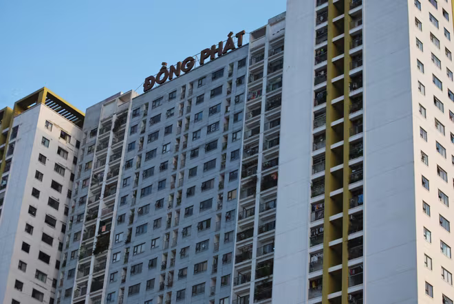 Chung cư Đồng Phát ở phường Vĩnh Hưng đã ghi nhận 4 ca Covid-19 ở tầng 25 Chung cư Đồng Phát ở phường Vĩnh Hưng đã ghi nhận 4 ca Covid-19 ở tầng 25