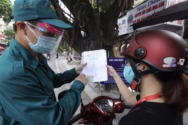 Người đi lại giữa các địa bàn (trừ người đến từ địa bàn có dịch ở cấp độ 4) không phải xét nghiệm Covid-19 Người đi lại giữa các địa bàn (trừ người đến từ địa bàn có dịch ở cấp độ 4) không phải xét nghiệm Covid-19