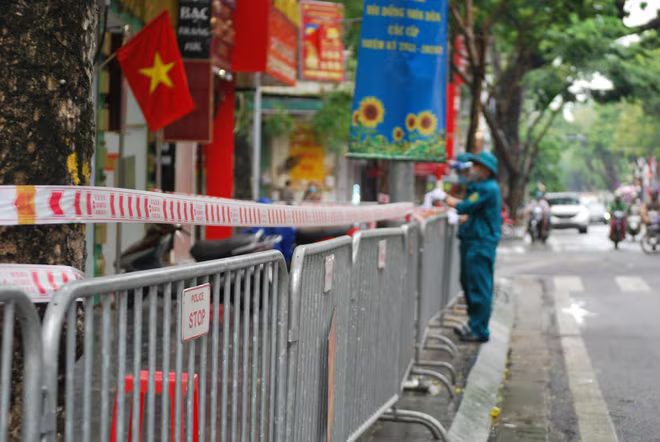 Một khu vực bị phong tỏa ở quận Hai Bà Trưng Một khu vực bị phong tỏa ở quận Hai Bà Trưng
