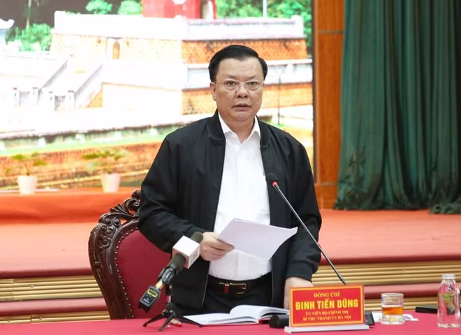 Bí thư Thành ủy Hà Nội Đinh Tiến Dũng