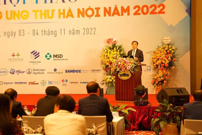 Thứ trưởng Bộ Y tế Trần Văn Thuấn phát biểu tại hội thảo phòng chống ung thư Thứ trưởng Bộ Y tế Trần Văn Thuấn phát biểu tại hội thảo phòng chống ung thư