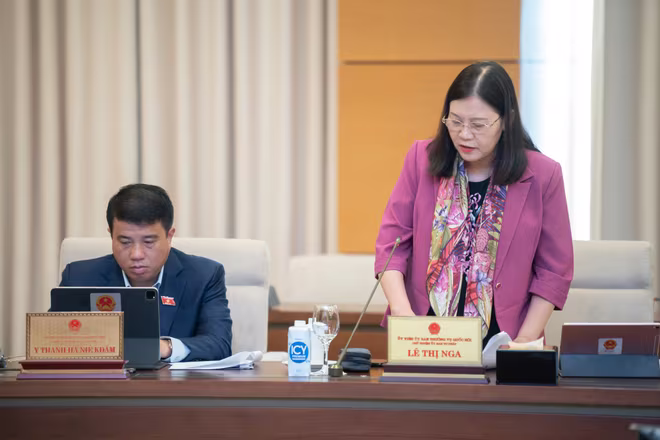 Chủ nhiệm Ủy ban Tư pháp Lê Thị Nga góp ý dự thảo Pháp lệnh Chủ nhiệm Ủy ban Tư pháp Lê Thị Nga góp ý dự thảo Pháp lệnh