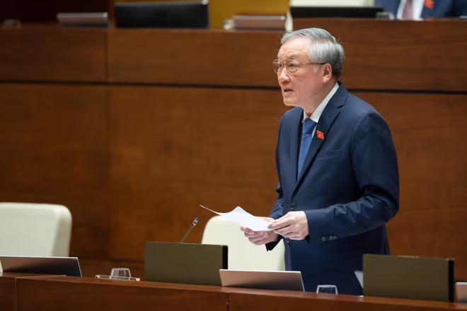 Chánh án TANDTC Nguyễn Hòa Bình trả lời chất vấn Chánh án TANDTC Nguyễn Hòa Bình trả lời chất vấn