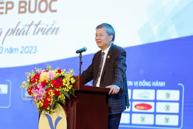 GS.TS Nguyễn Anh Trí phát biểu mở đầu buổi lễ GS.TS Nguyễn Anh Trí phát biểu mở đầu buổi lễ