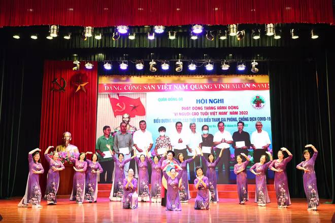 Quận Đống Đa phát động Tháng hành động Vì người cao tuổi năm 2023 và biểu dương 100 người cao tuổi Quận Đống Đa phát động Tháng hành động Vì người cao tuổi năm 2023 và biểu dương 100 người cao tuổi