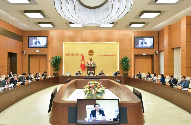 Chủ tịch Quốc hội Vương Đình Huệ phát biểu tại phiên họp Chủ tịch Quốc hội Vương Đình Huệ phát biểu tại phiên họp