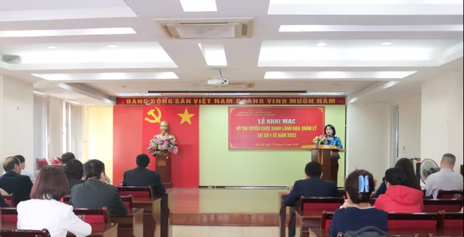 Giám đốc Sở Y tế Hà Nội Trần Thị Nhị Hà phát biểu khai mạc kỳ thi Giám đốc Sở Y tế Hà Nội Trần Thị Nhị Hà phát biểu khai mạc kỳ thi